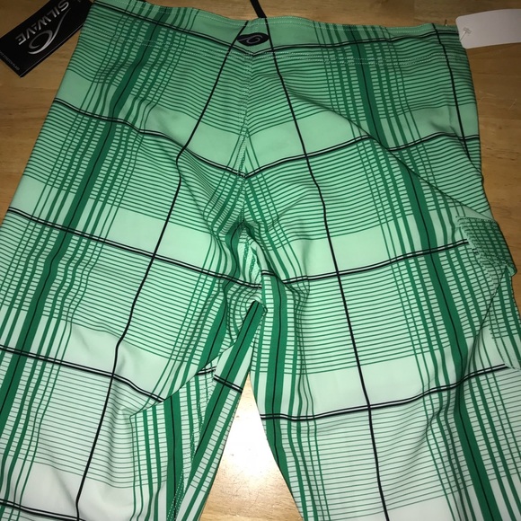 Silwave Green Plaid Board Shorts Size 29x21 - Picture 6 of 6